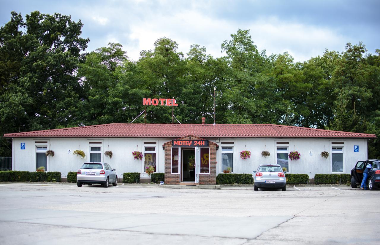 Motel W Lace Boleslawiec  Exteriör bild